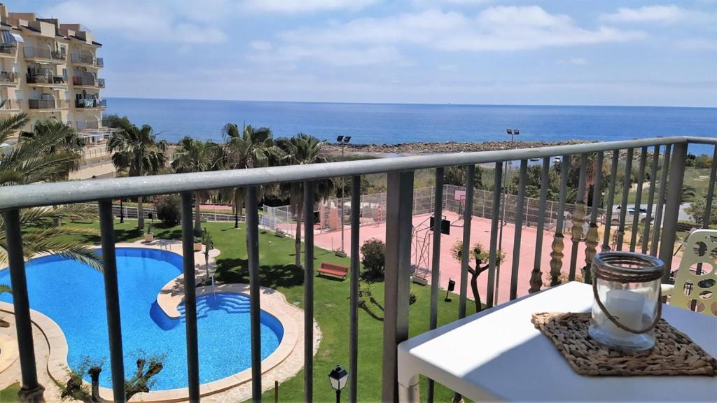 Apartament Cala Merced Alicante Ел Кампело Екстериор снимка